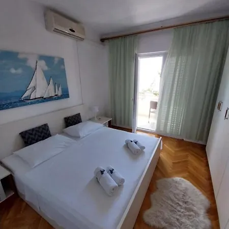Josip Apartment *