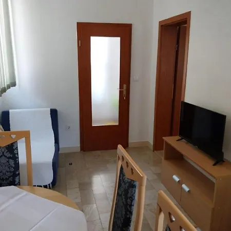 Josip Apartment *