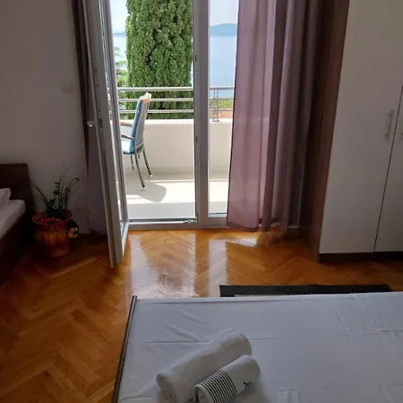 Josip Apartment *