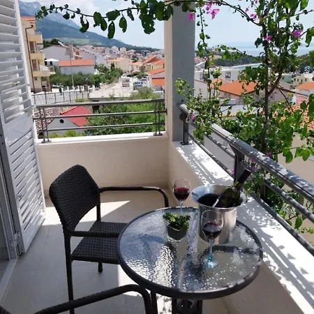 Josip Apartment *